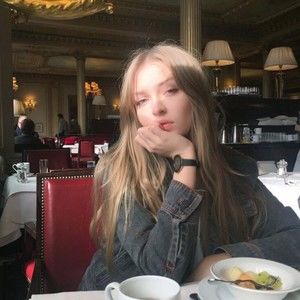 Meet your Posher, Eva